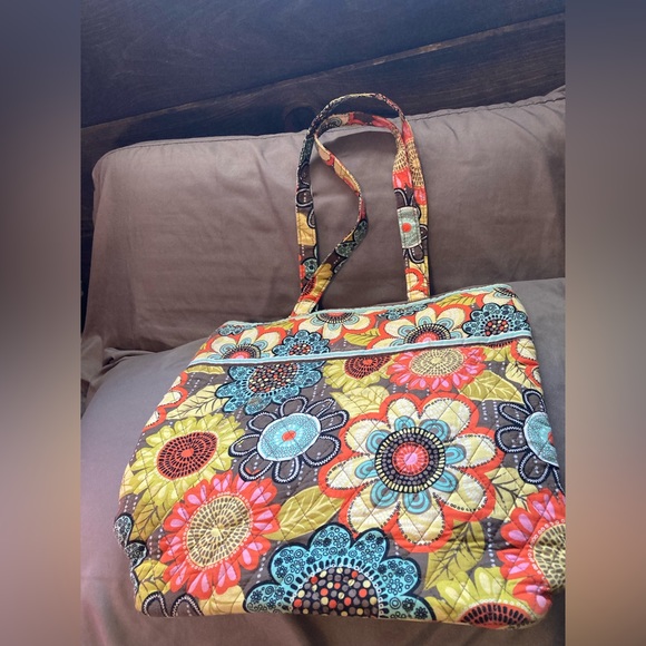 Vera Bradley Handbags - Vera Bradley flower shower tote